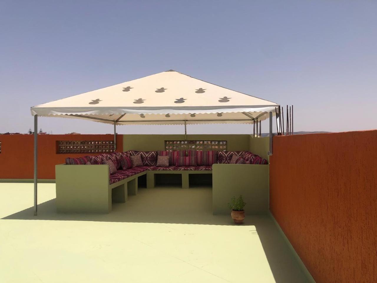 Karaz Homestay Grand Appartement Avec Rooftop Monte Arrouit Exterior photo